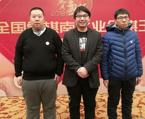 北方队里从济南赛区晋级的三名棋手：王昊（左一）、孔昭峰、何伟宁